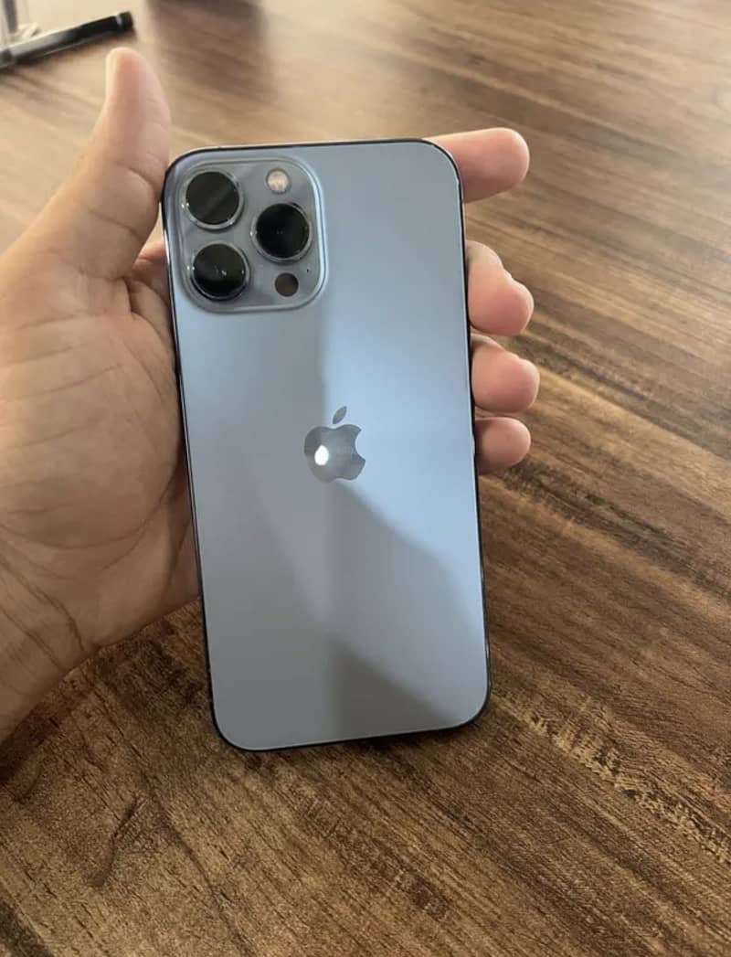 Apple iPhone 13 Pro Max 4
