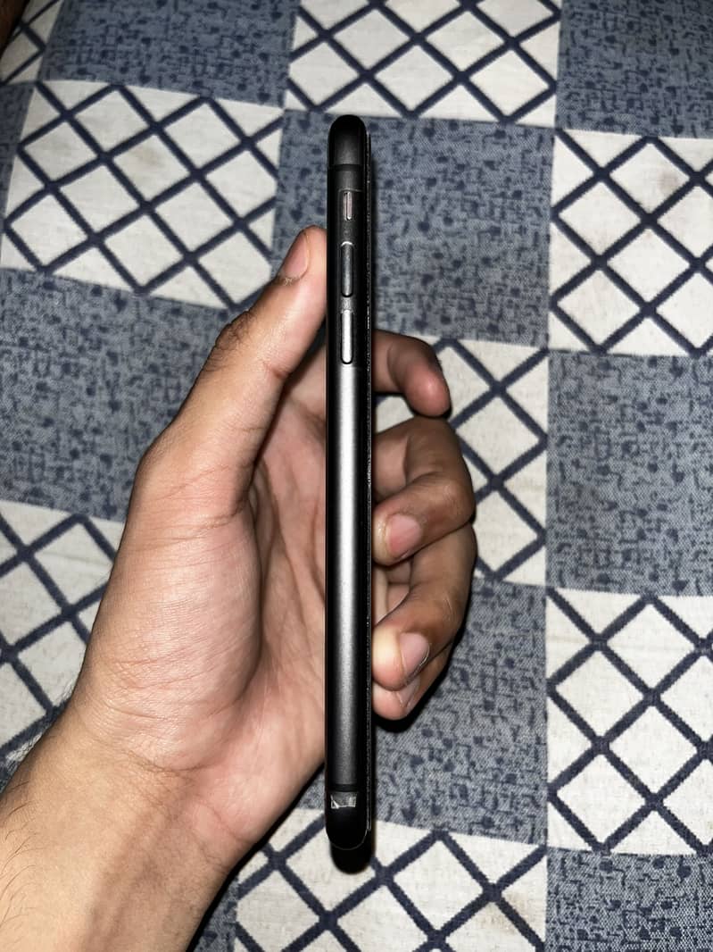 Apple iPhone 11 1