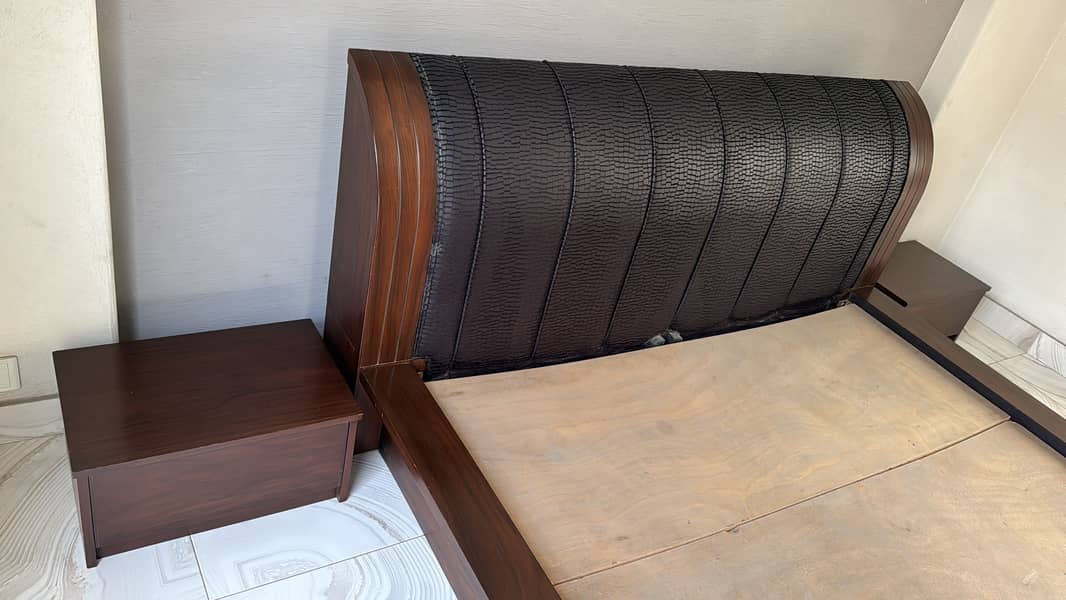 Floor Bed with side Tables 0