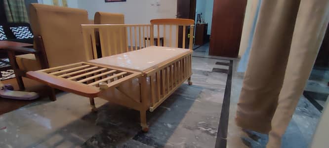 Extendable Wooden Baby Cot for Sale