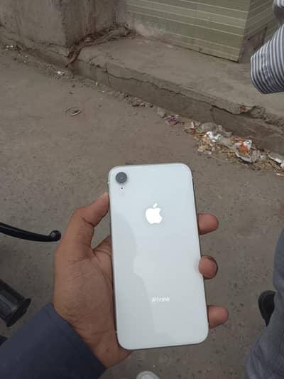 Apple iPhone XR 65 gb