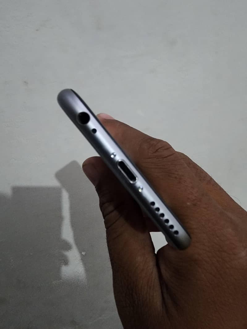 IPHONE 6 4