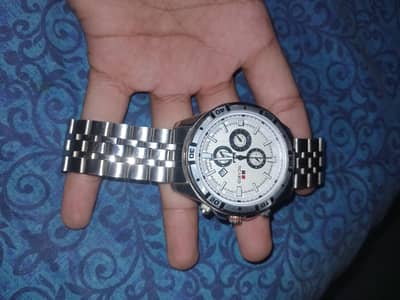 Bhai bhot achi watch  ha water pack ha brand ki ha