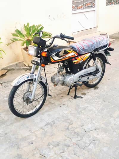 Honda cd 70 21/22 model total geniun bike