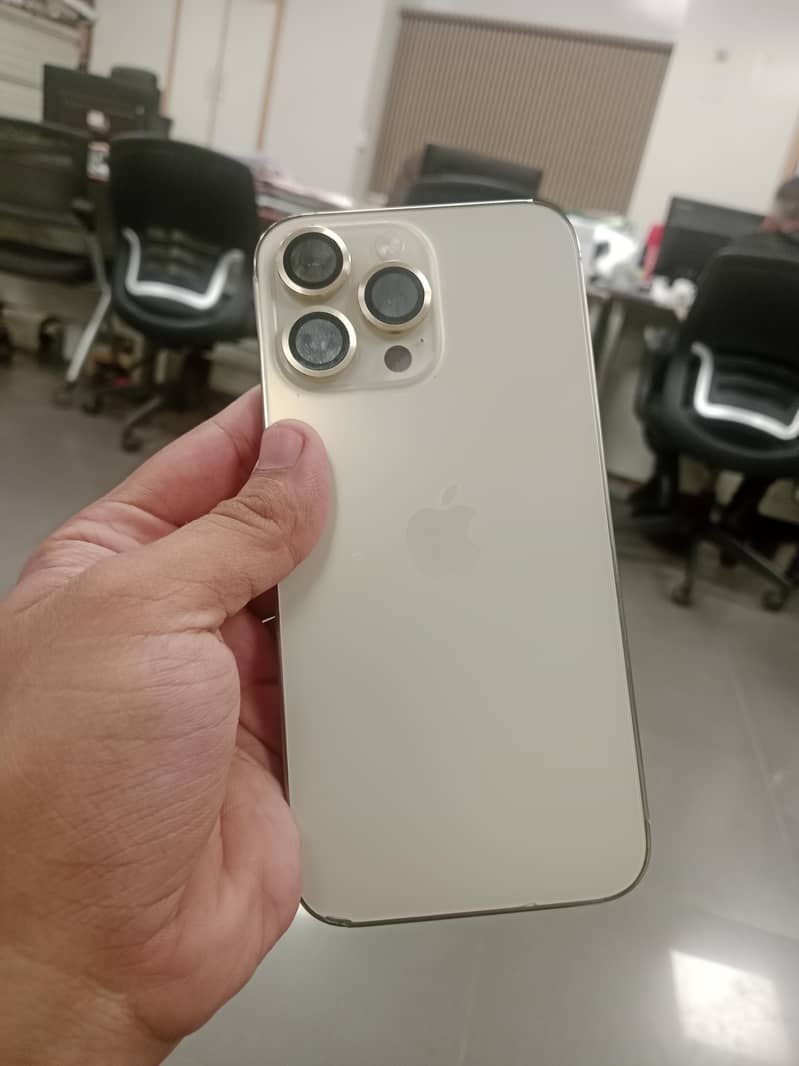 Apple iPhone 14 Pro Max 3