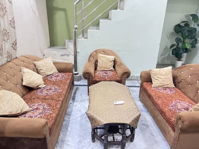 3 sofa set neat and clean | Ghar ke liye best. Sofa for sale.