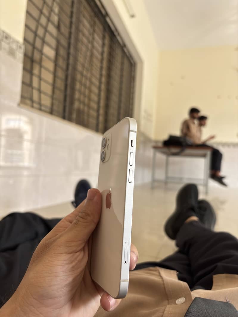 Apple iPhone 12 5