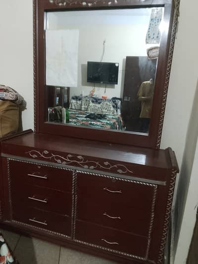Dressing Table + Showcase