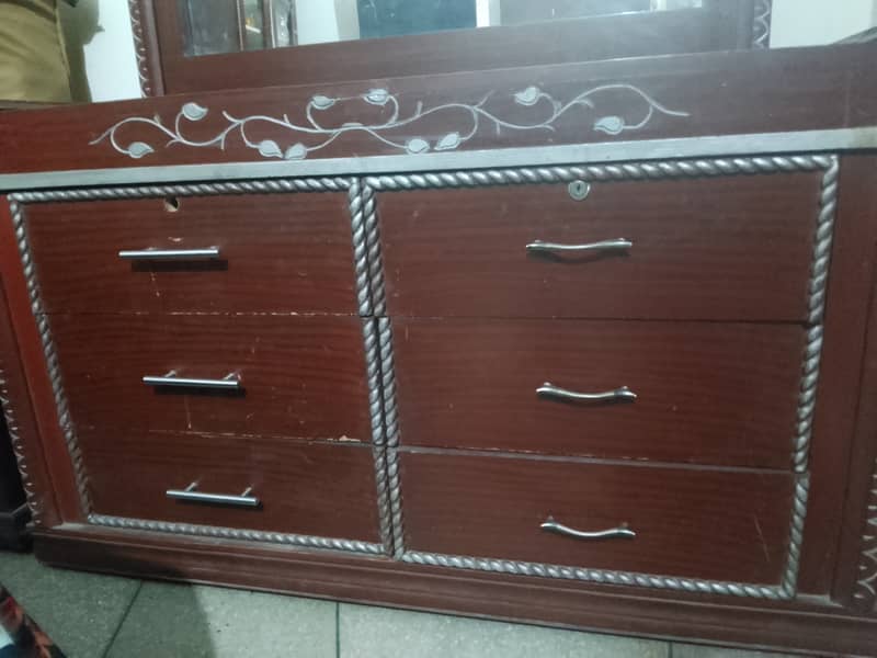 Dressing Table + Showcase 1