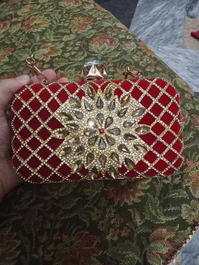 2 weeding clutches