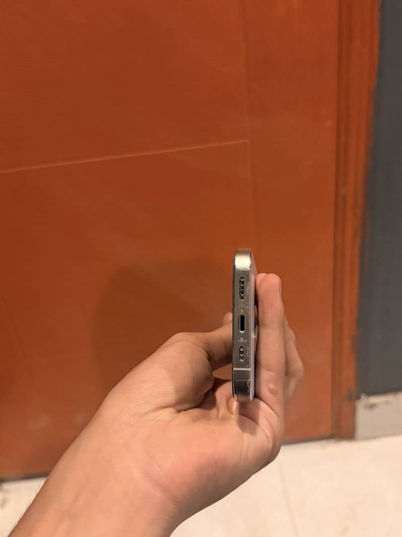 Apple iPhone 14 Pro 1
