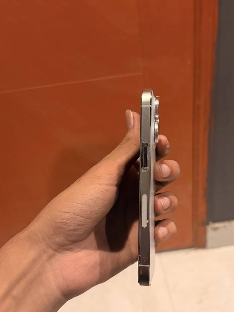 Apple iPhone 14 Pro 3
