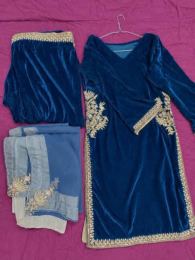 Hand-Embroidered Velvet 3-Piece Fancy Dress for Sale (Medium Size)