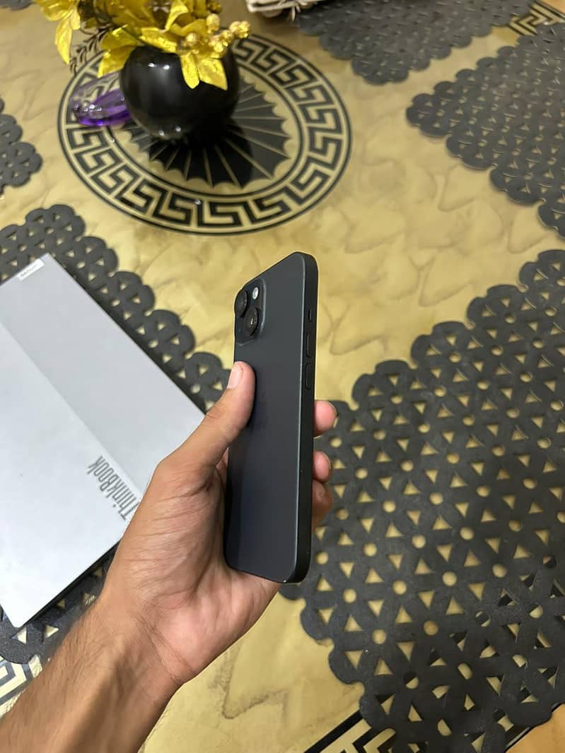 Apple iPhone 15 4