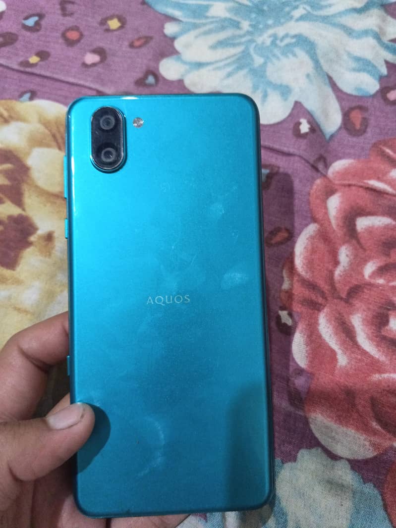 Sharp Aquos R3 0