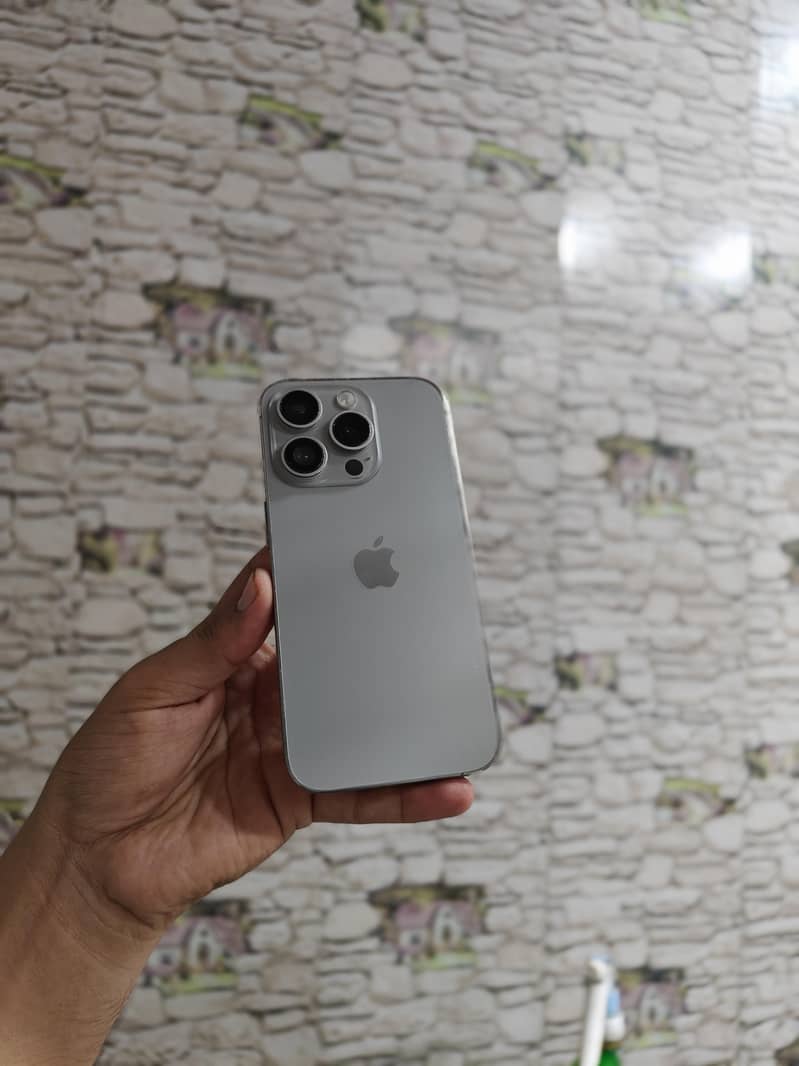 Apple iPhone 15 Pro  ( fix ) 1