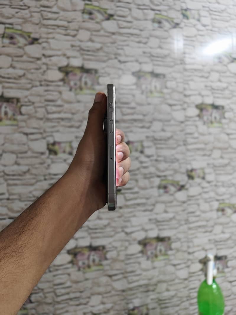 Apple iPhone 15 Pro  ( fix ) 5