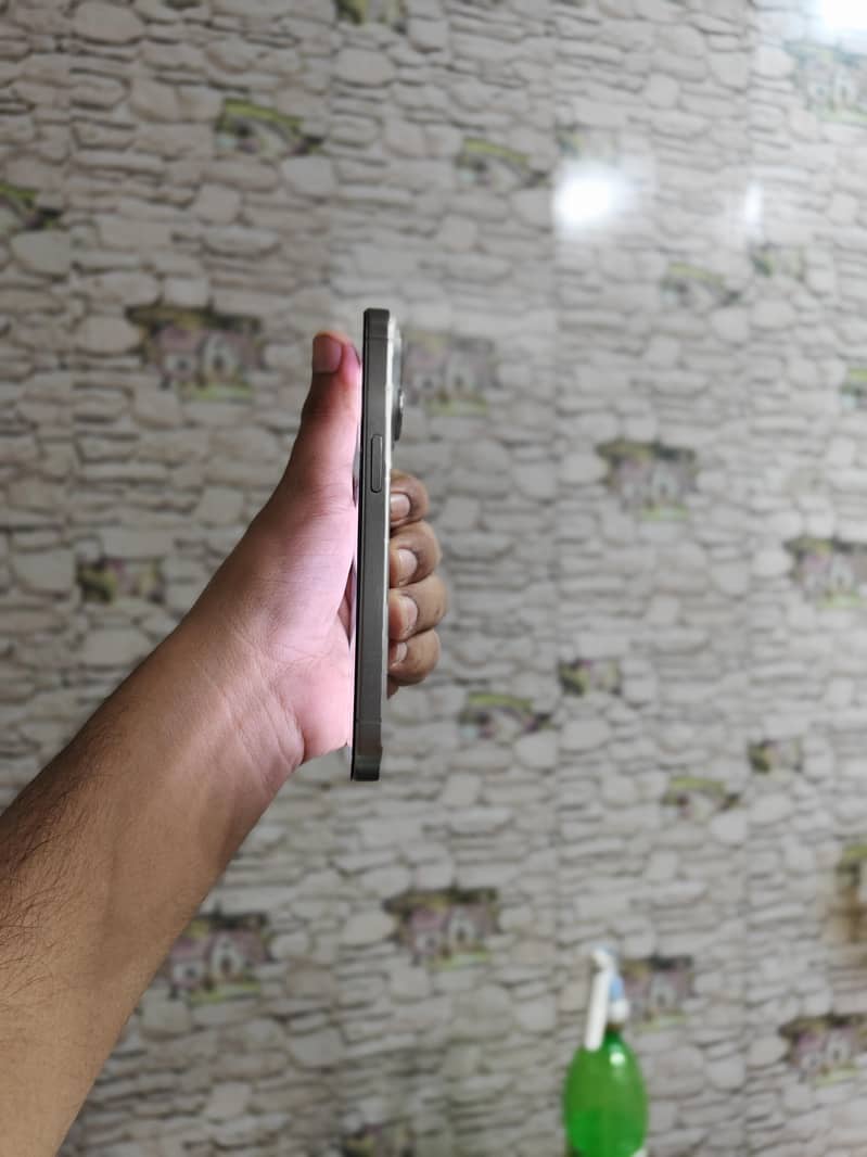 Apple iPhone 15 Pro  ( fix ) 6