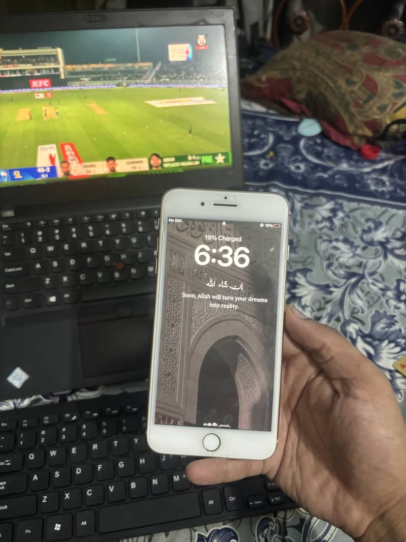 Apple iPhone 8 Plus 5