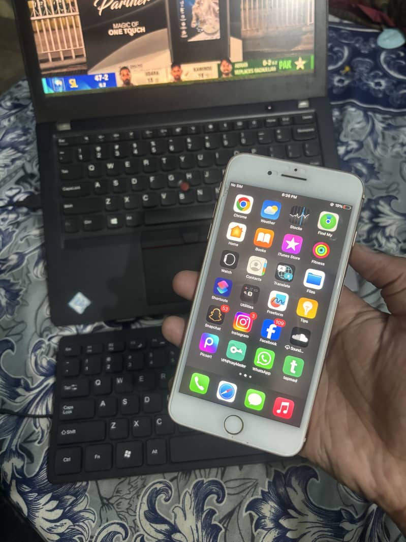 Apple iPhone 8 Plus 6