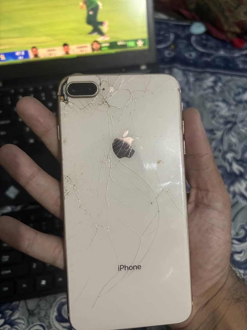 Apple iPhone 8 Plus 10
