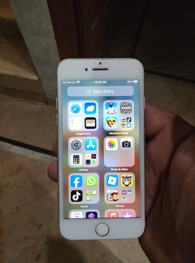 Apple iPhone 7 1