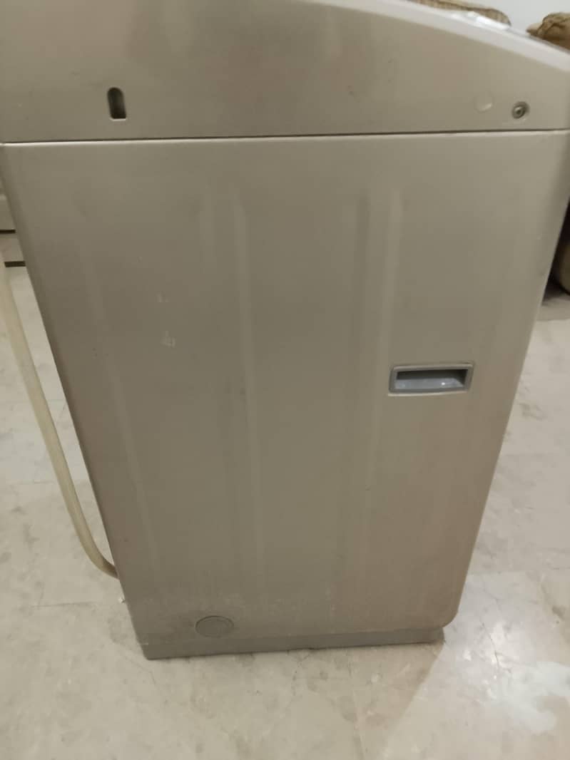 Dawlance fully automatic washing machine 3