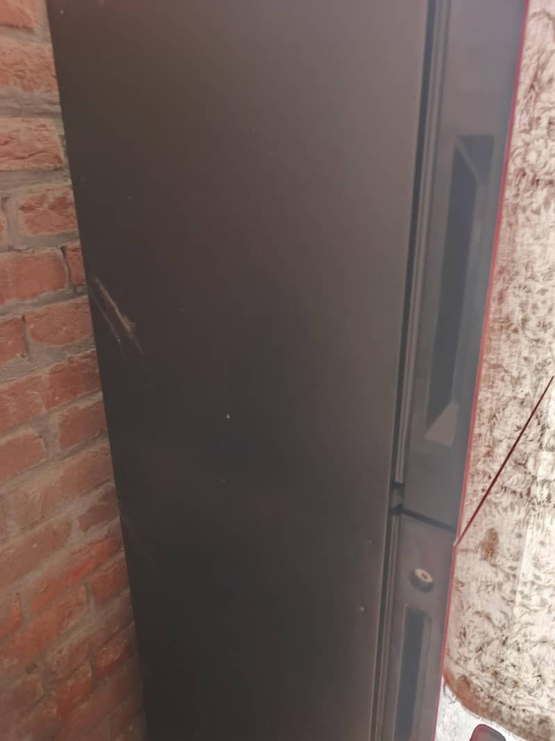 medium size fridge 1