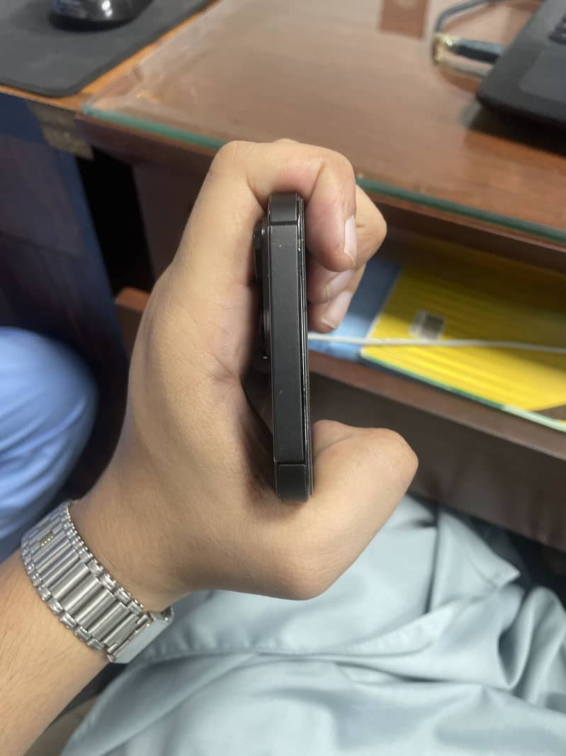 Apple iPhone 14 Pro Max 2