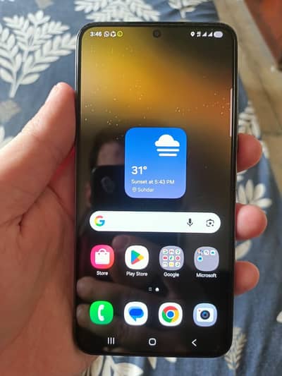 Samsung Galaxy S22 5G (128GB) - Official Approved - Good Condition