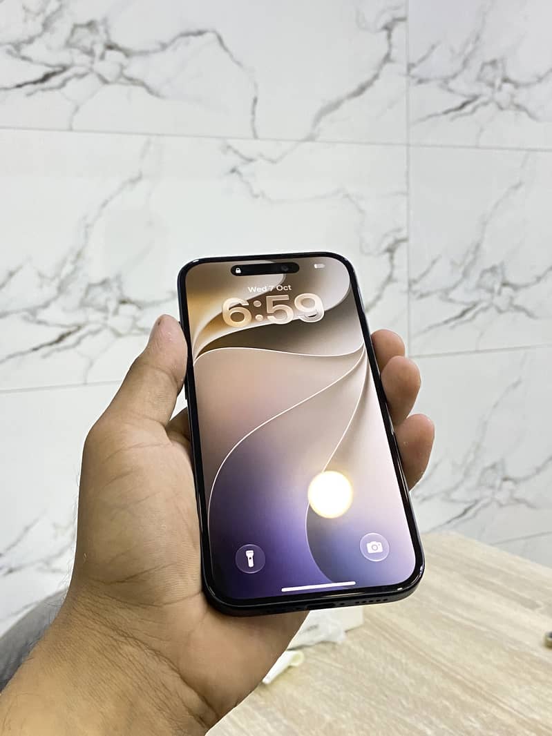 Apple iPhone 15 4