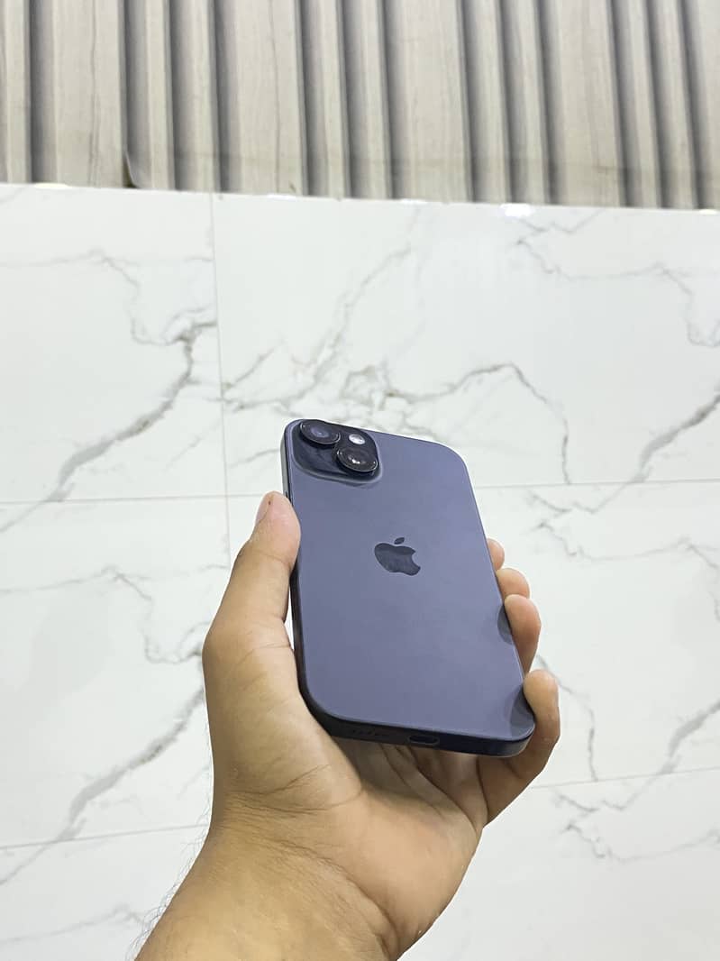Apple iPhone 15 6