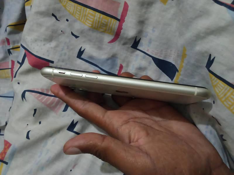 Apple iPhone 11 6