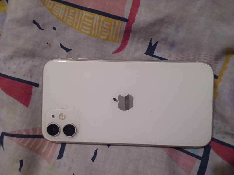 Apple iPhone 11 7