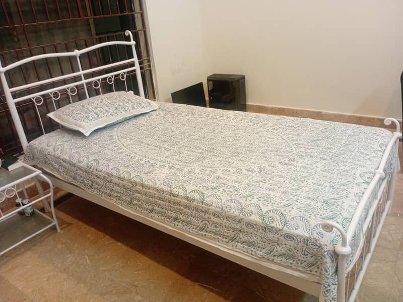 Metal Bed Set 1