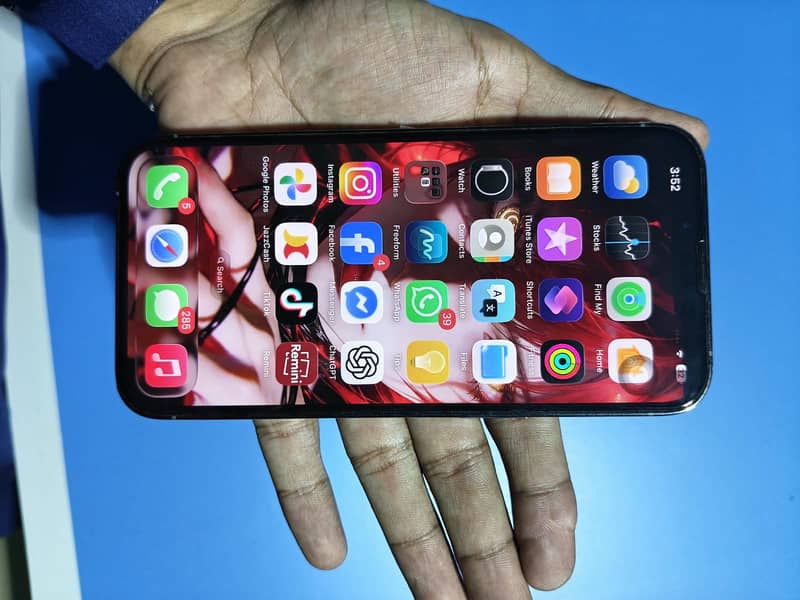 Apple iPhone 13 Pro 1