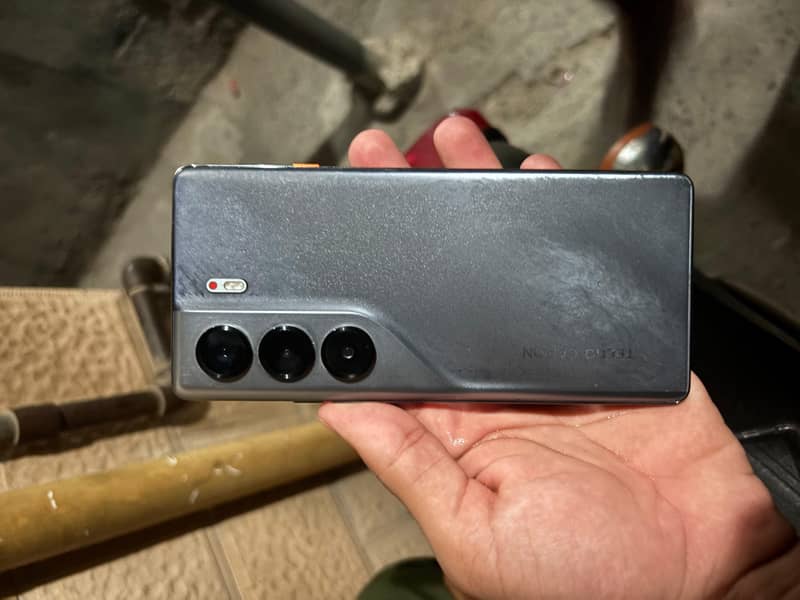Tecno CAMON 40 Pro 0