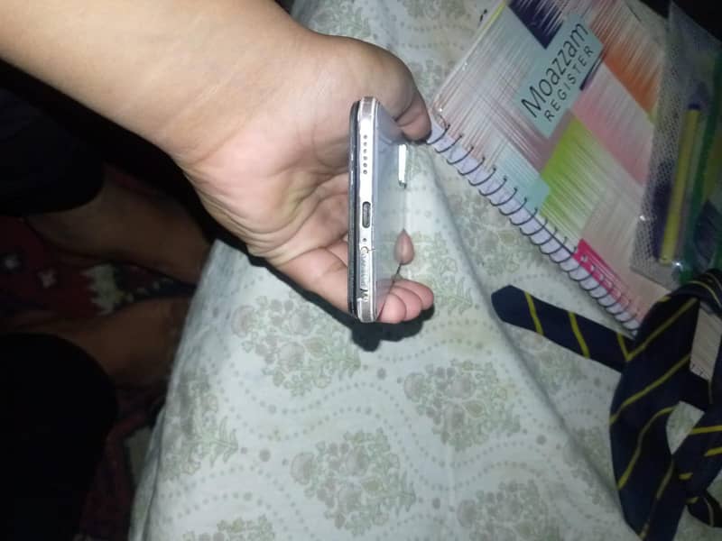 Vivo V21 3