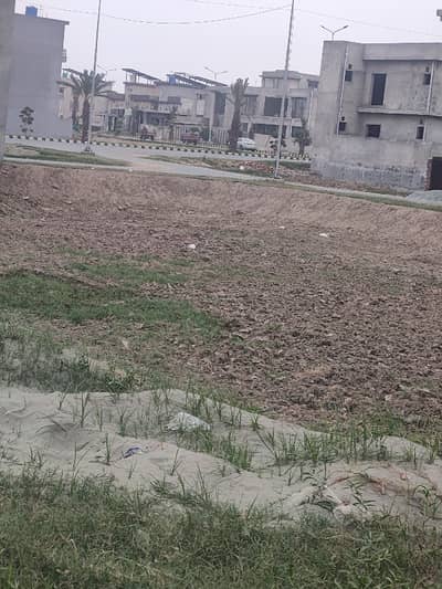 Tulip Overseas Triangle Block 5 Marla Prime Location Plot Available For Sale Near to Park ND Masjid