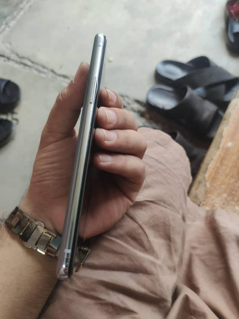 One Plus 8T 4