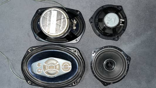 Front and rear speakers (pioneer) 2 pairs