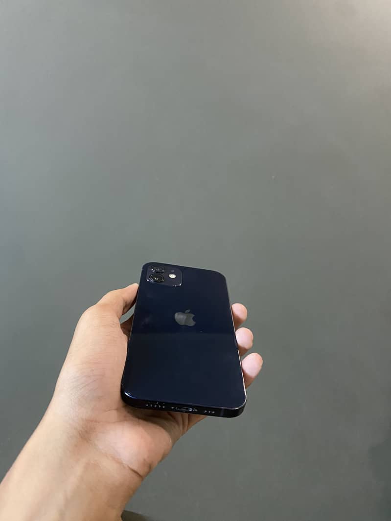 Apple iPhone 12 6