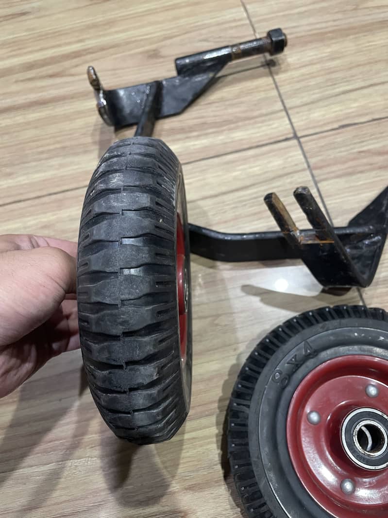 Supporting/Balancing Wheels 1