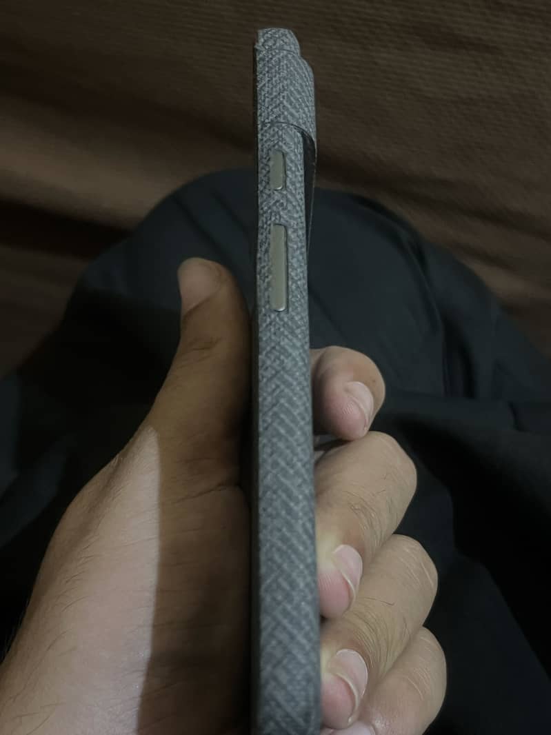 Google Pixel 8 4