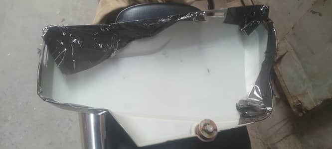 Honda 125 Fule Tank & Side Tappy