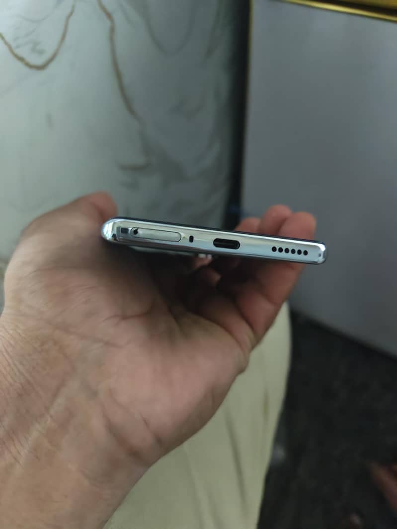 Tecno CAMON 40 Pro 6