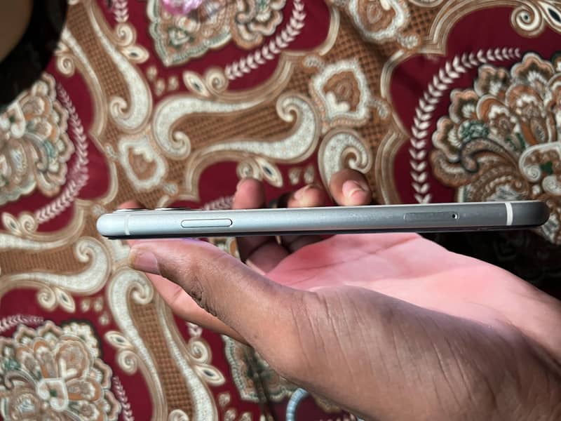 Apple iPhone 11 8