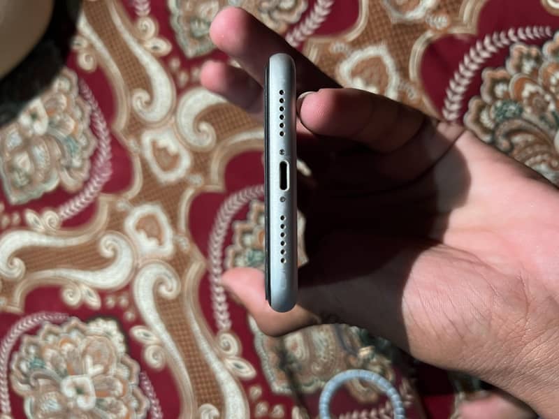 Apple iPhone 11 9