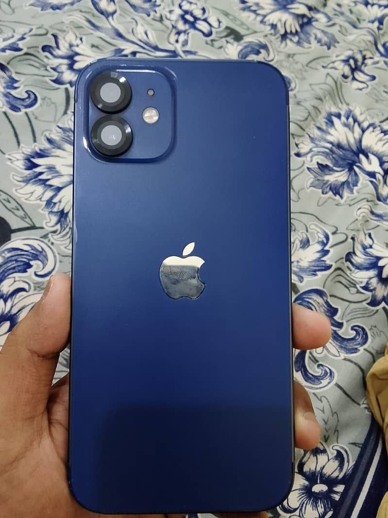 Apple iPhone 12 4