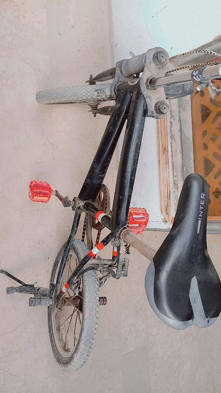 A bicycle 5